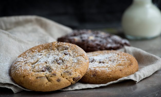 5 PRO TIPS TO BAKE THE BEST CHOCOLATE COOKIES EVER