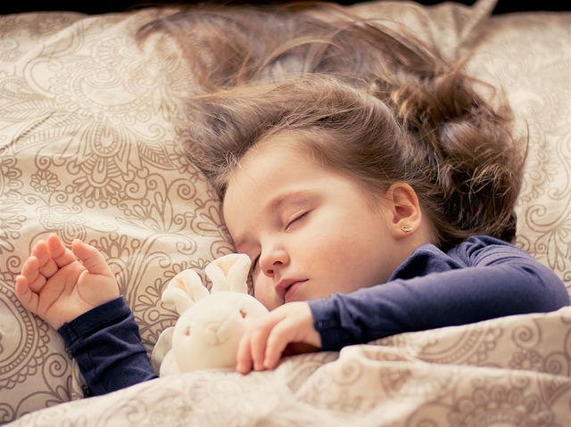 The Co-Sleeping Controversy – Pros and Cons